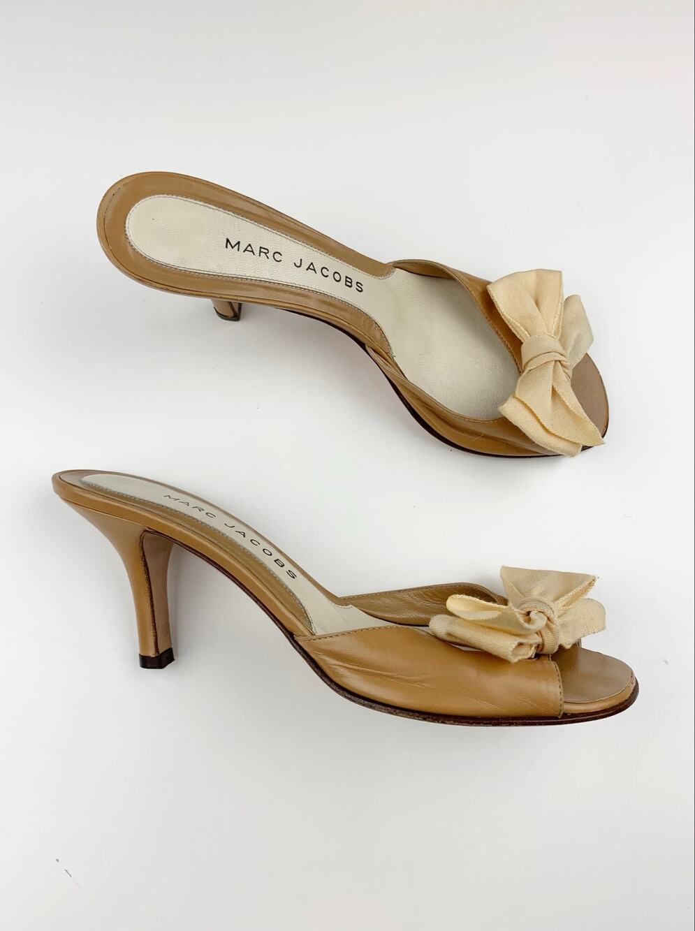 Marc Jacobs Kitten Heel Sandals Tan Leather Slip On Bow Italy Women's 37 US 7